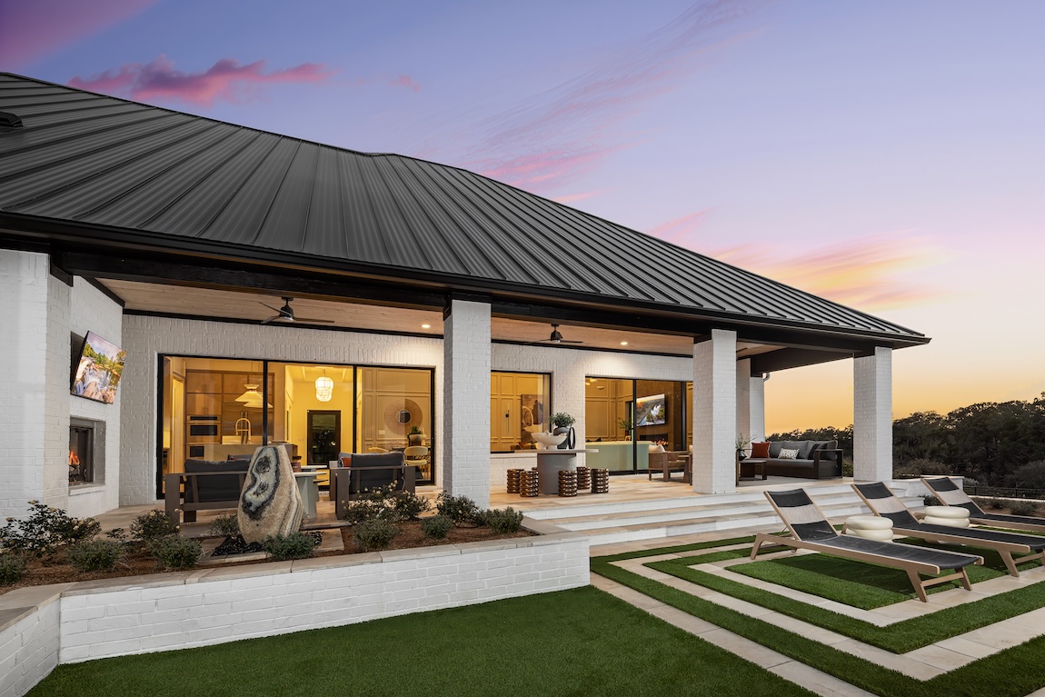 patio with tv and seating space
