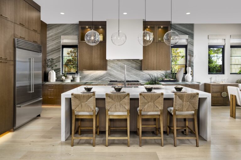 Kitchen Island Seating Ideas: 29 Designs for Your Luxury Home | Build ...