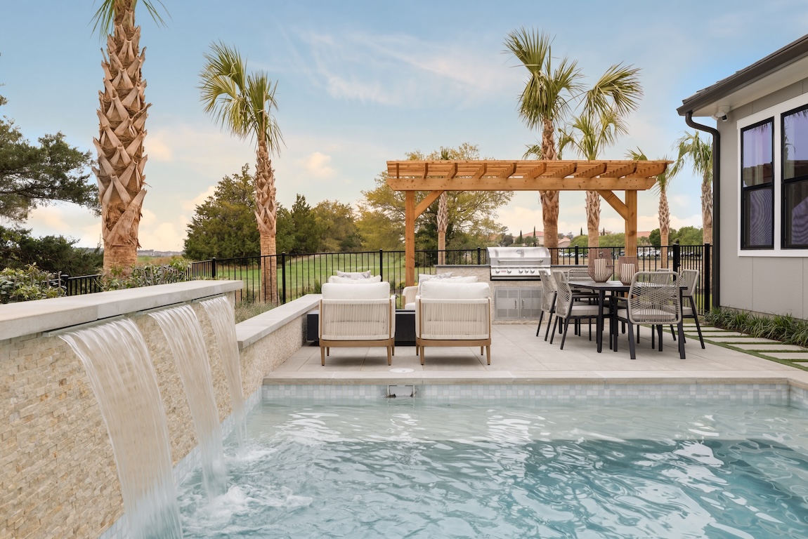 outdoor dining space poolside
