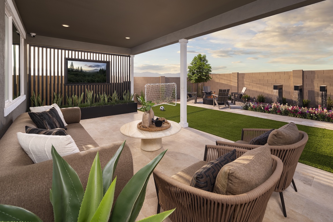 outdoor patio with TV and game space