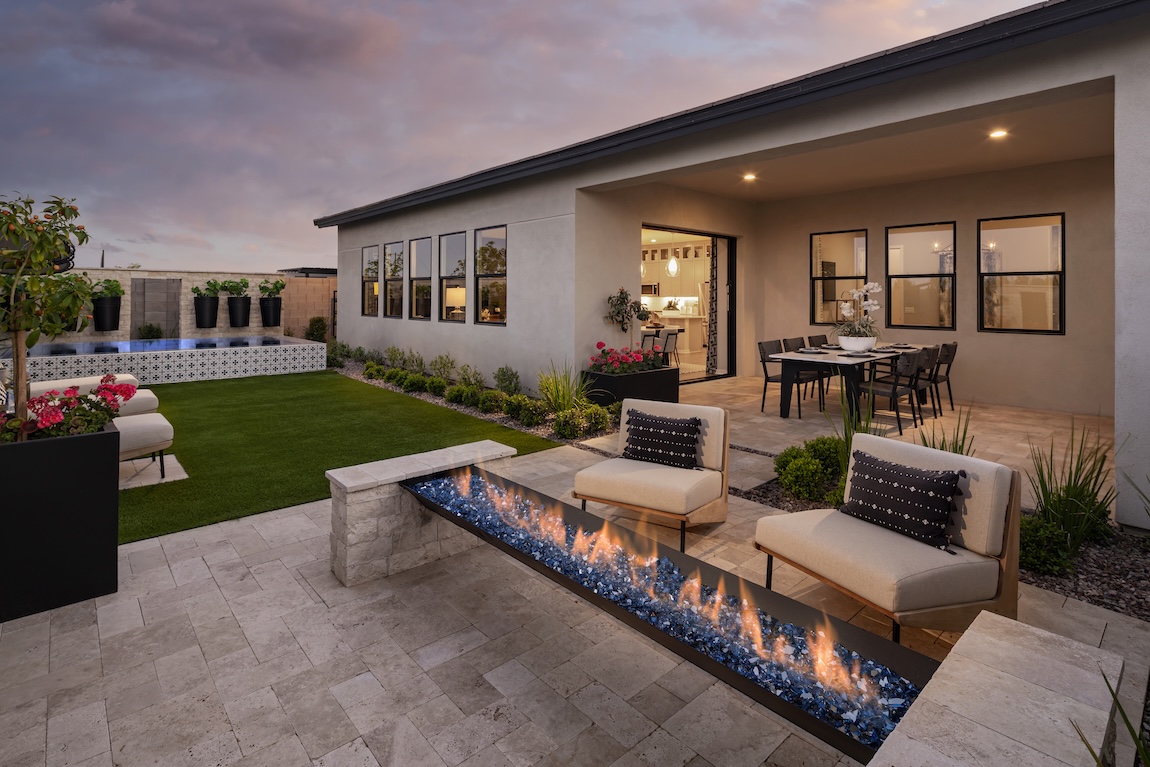backyard fire pit with comfortable seating