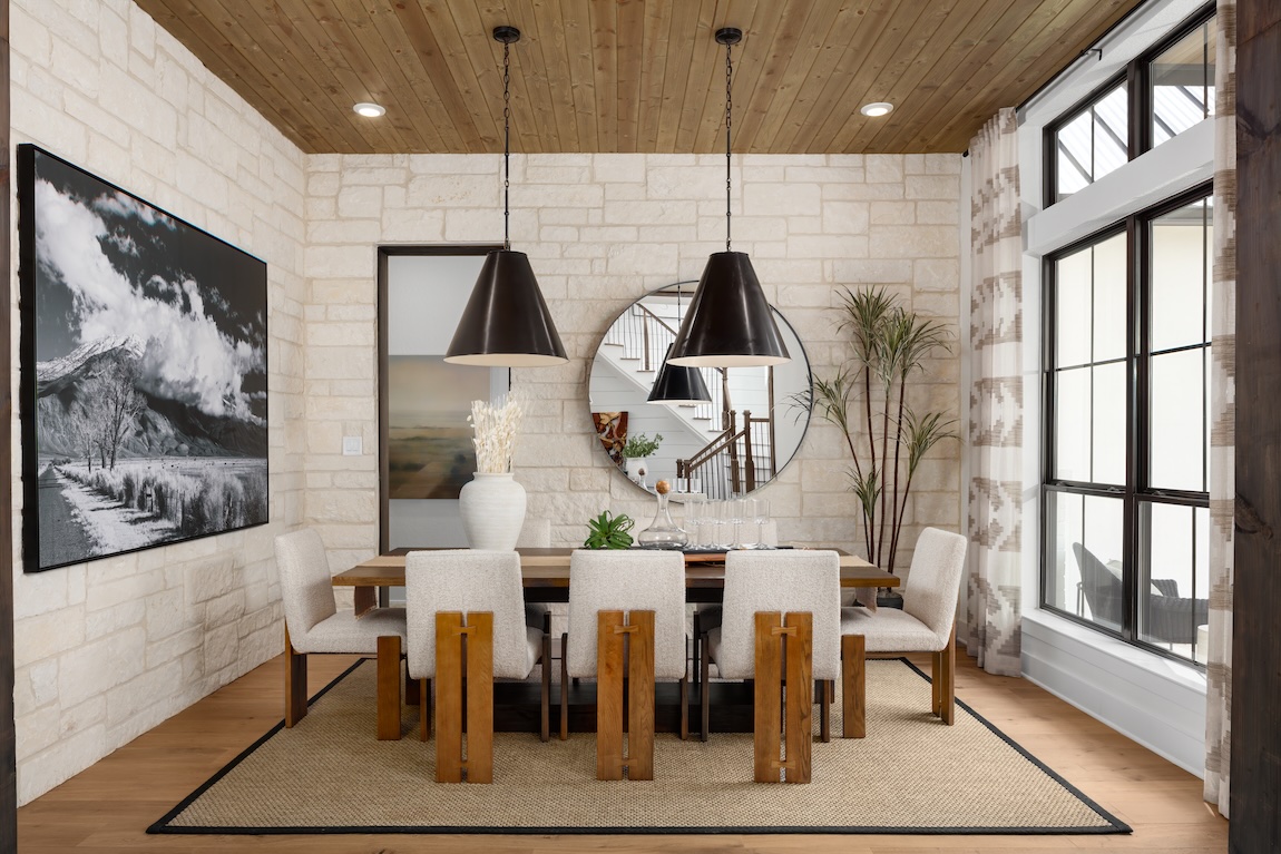 A sleek yet rustic dining room design in Boerne, Texas