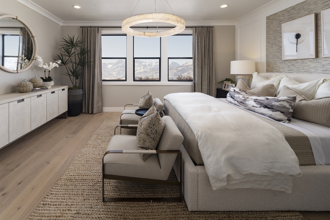 primary bedroom with mountain views