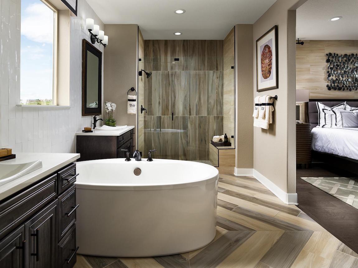 Central Sunstruck bathtub in modern bathroom