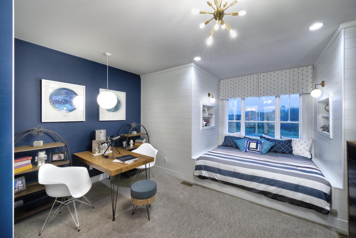 Bedroom with natural blue color scheme
