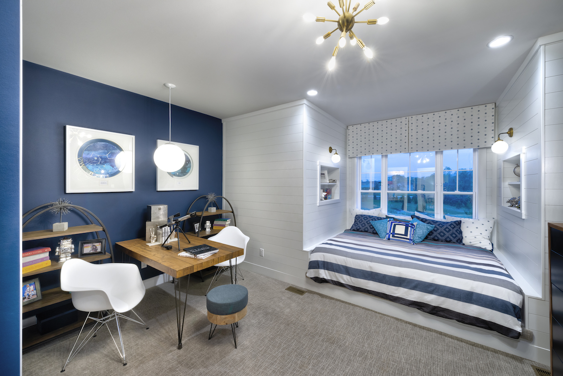 Kids bedroom with naval hues, Sherwin-Williams 2020 Color of the Year