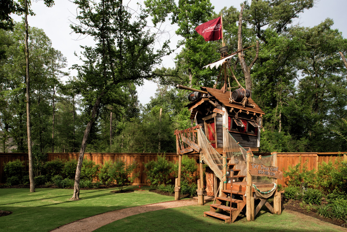 Backyard treehouse design