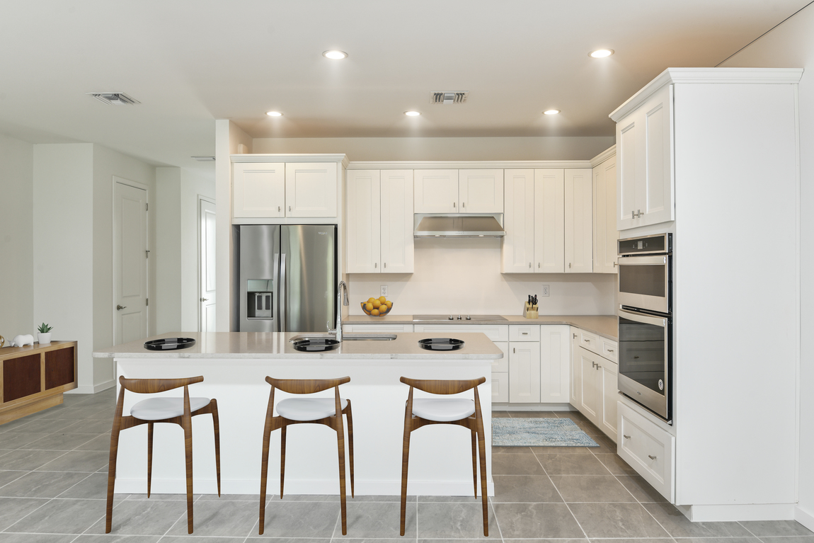 kitchen design with white marble backsplash