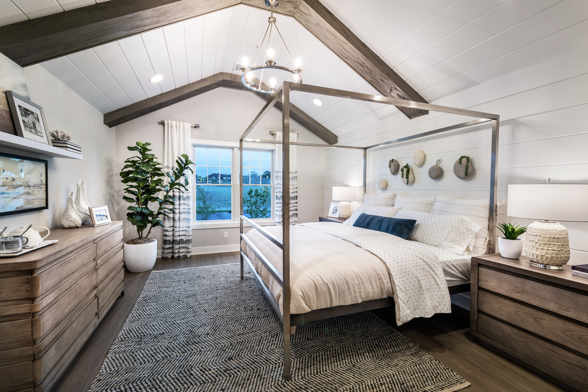 Vaulted bedroom design