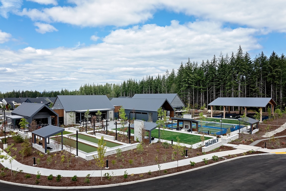 amenities and clubhouse in regency at ten trails