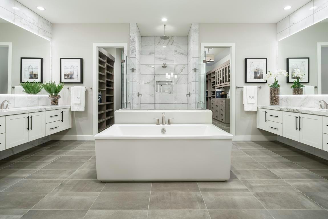 Luxurious Master Bathrooms