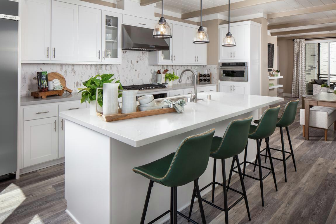 Kitchen that employs geometric tile design