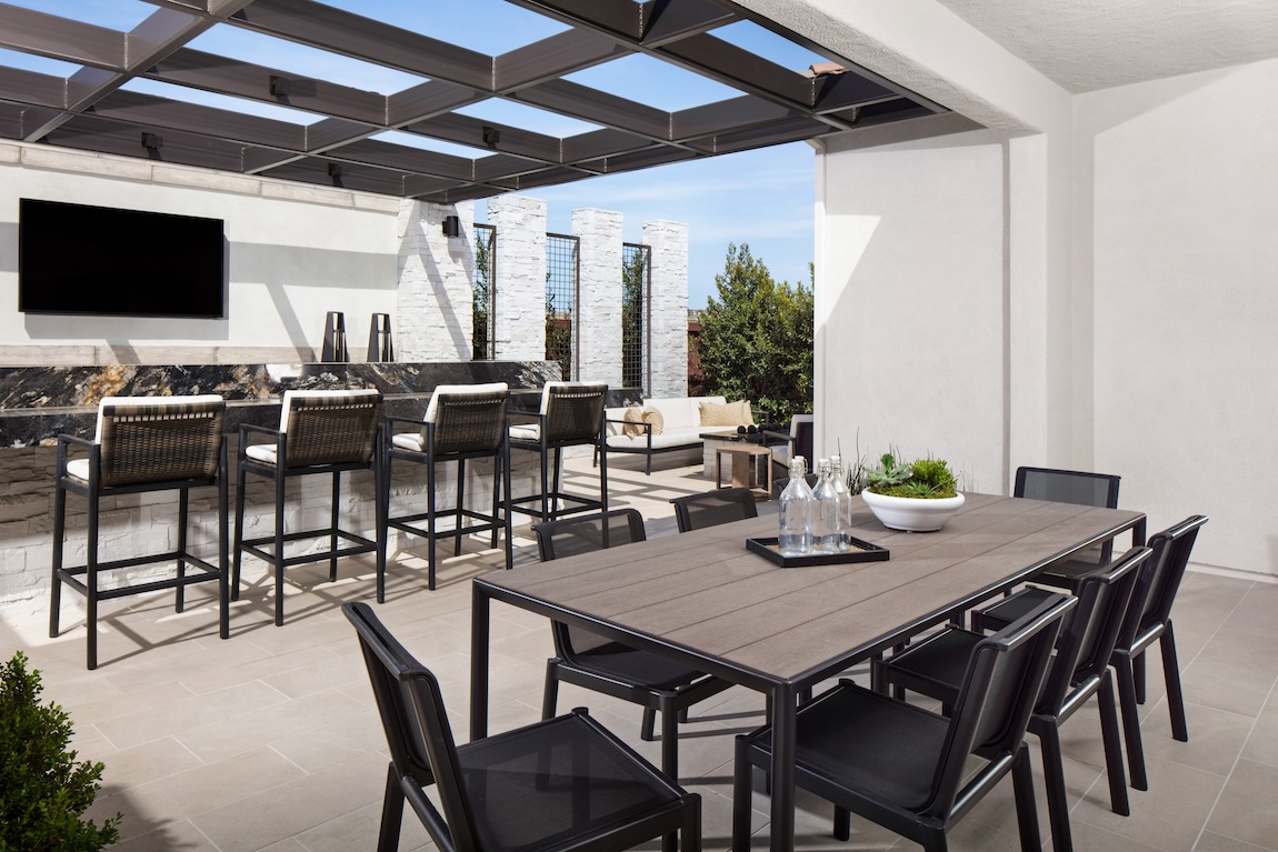 outdoor dining and bar