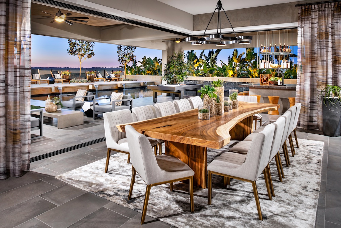 dining room with indoor-outdoor transition