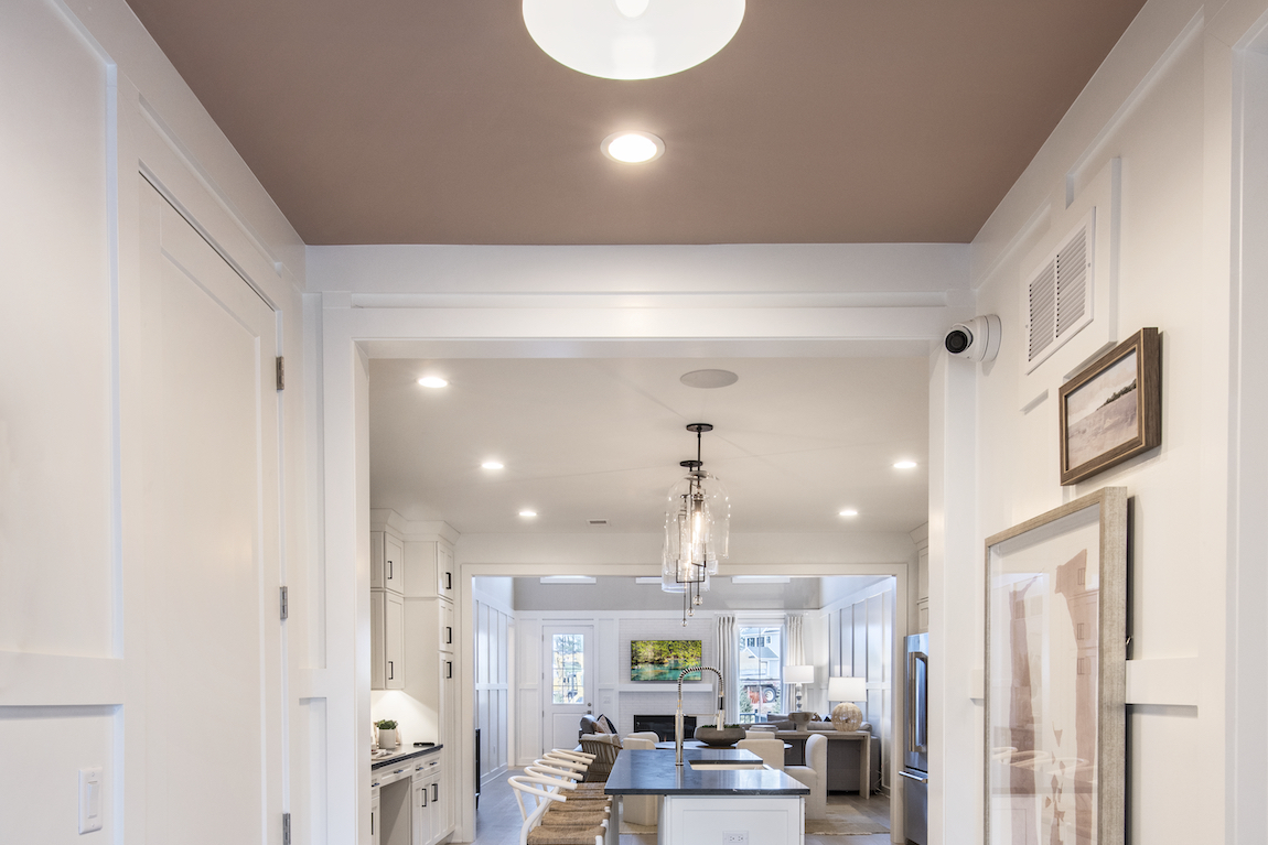foyer space featuring redend point ceiling