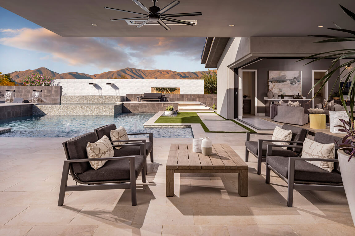 Luxurious dream patio with full backyard and beautiful mountain views 
