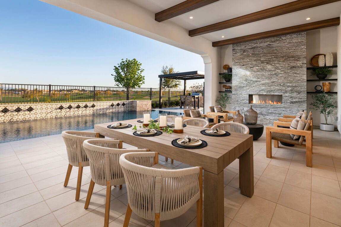 Full outdoor kitchen and dining room idea for a luxury patio