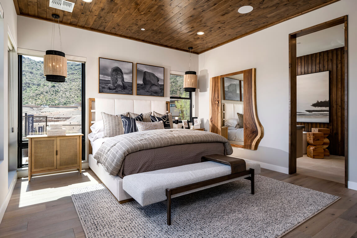 Serene bedroom design that incorporates natural materials 