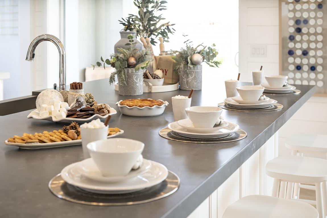 5-ideas-for-hosting-friends-and-family-for-the-holidays-build-beautiful